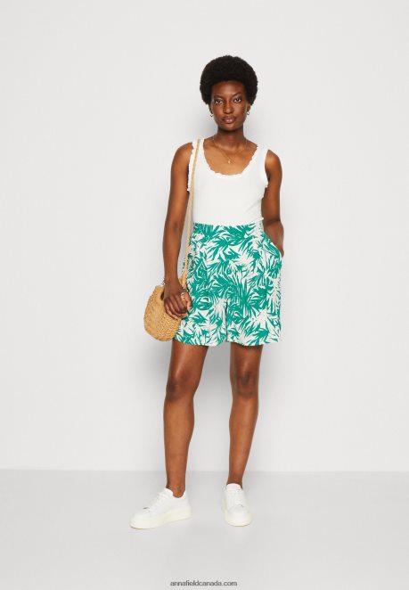 Anna Field Women Shorts Green/Off White H42J4Z861